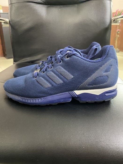 Кроссовки женские