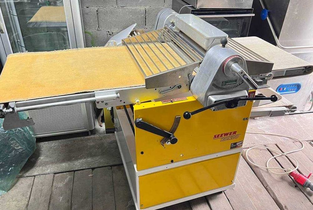 Тестораскатка б у машина тестораскаточная тісторозкатка напольна