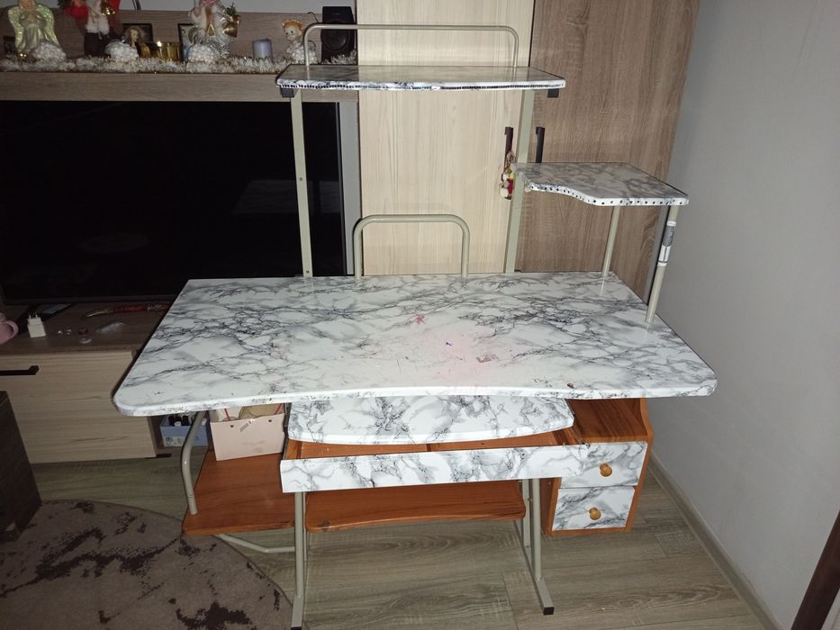 Комп'ютерний стів,продам терміново стан хороший всі деталі по телефону