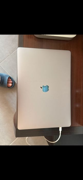 MacBook Pro 15” i7 / 16 GB / 250 GB SSD – stan bardzo dobry