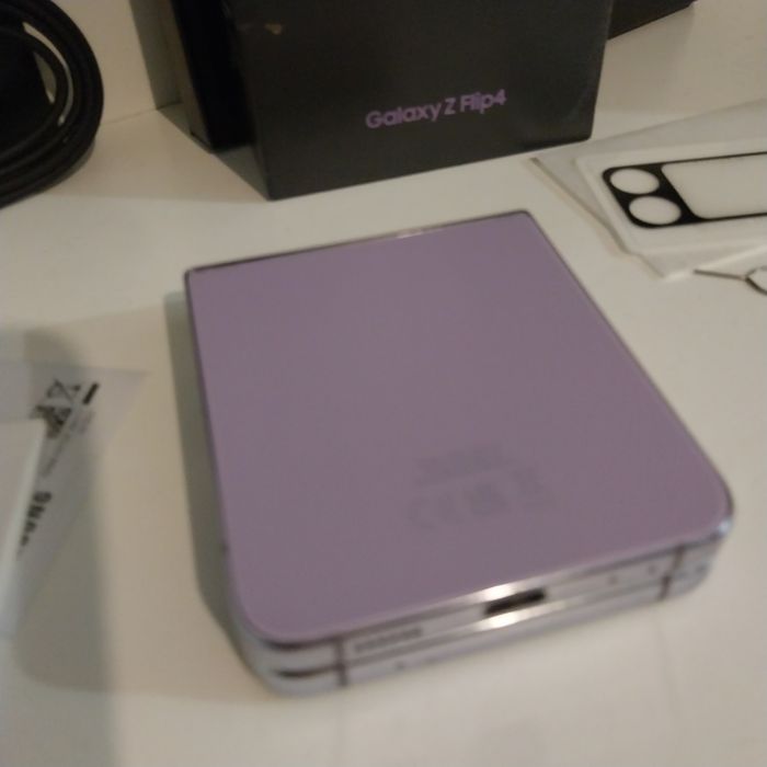 Samsung z flip4 sprawny bateria długo trzyma 128gb