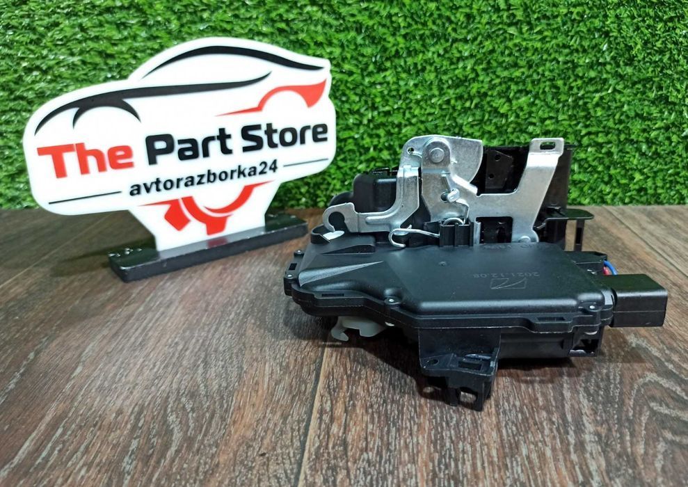 Замок двери передній лівий 3B1837015A  Шкода Тур Суперб Бора Гольф 4