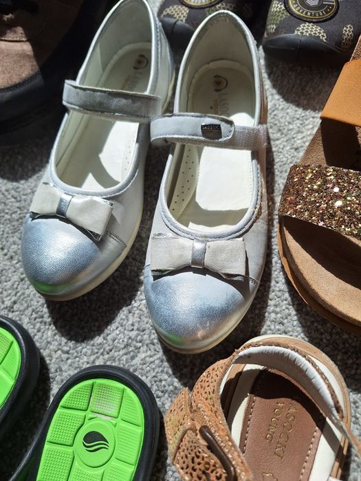 Buty rozmiary od 33 do 38 mało lub wcale nie noszone Bayton Lasocki