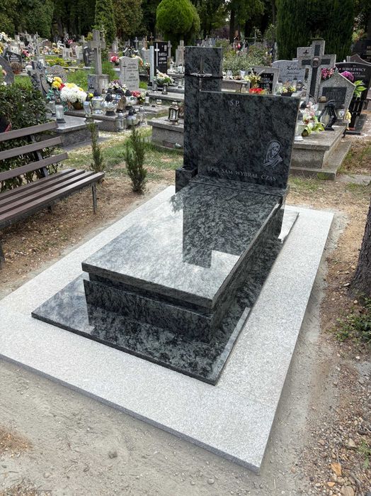 Nagrobek granitowy 97 BRYŁA