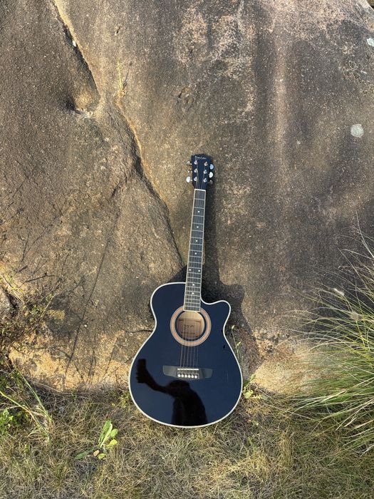 Guitarra semi-acustica