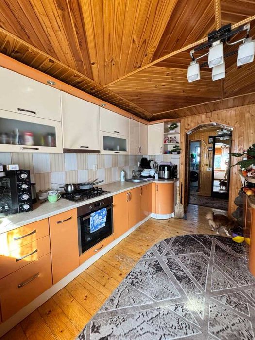 Продається приватний будинок в м.Яремче