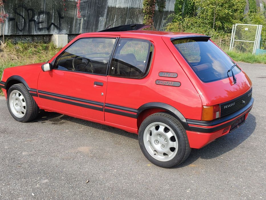 Peugeot 205