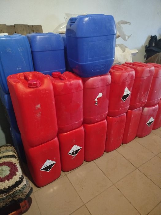 Каністри пластикові