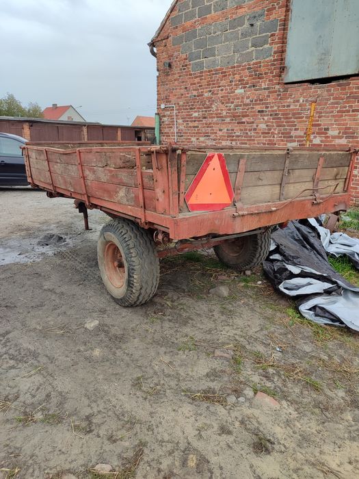 Przyczepa jednoosiowa wywrotka