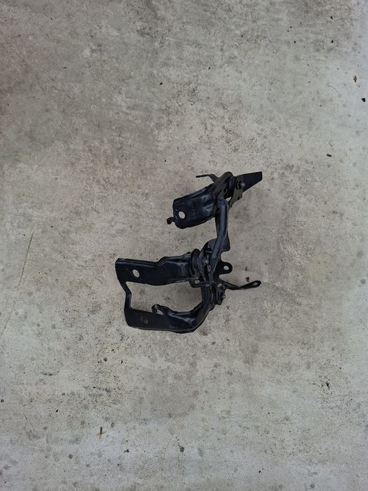 Uchwyt pompy wspomagania do samochodu Renault Master III / IV