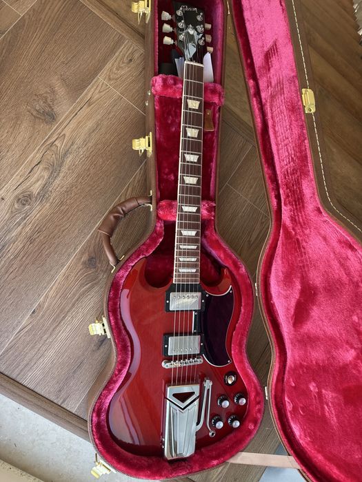 Guitarra Gibson SG Standard 61 maestro vibrola .