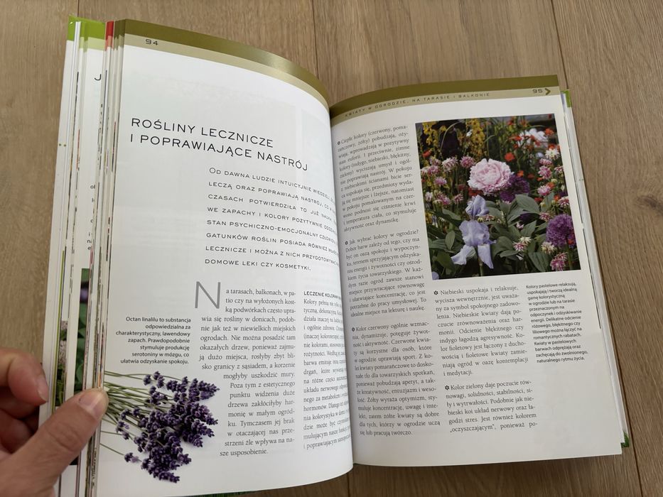 Wielka księga kwiatów - praca zbiorowa