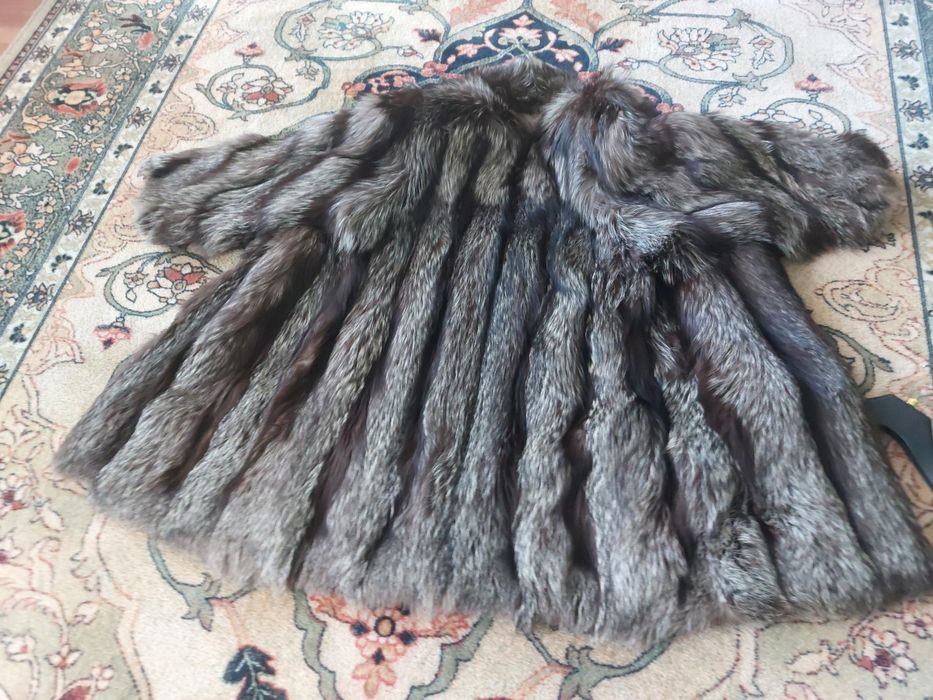 Futerko ,,Srebrne lisy" rozm 38-40 .