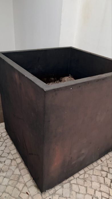Vaso grande dimensões 1m x 1m