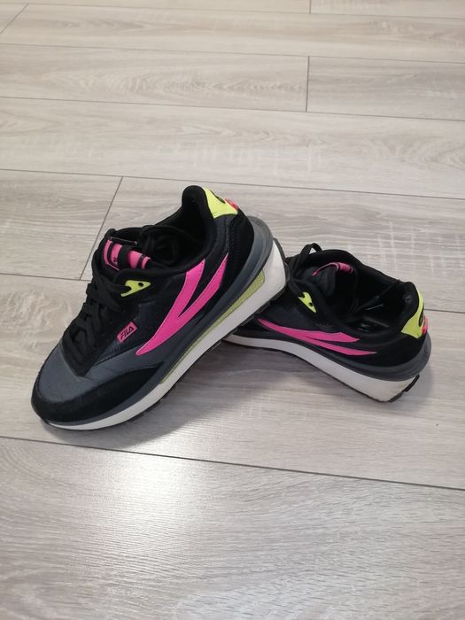 Sneakersy Fila 38 wkładka 24. Skóra naturalna.