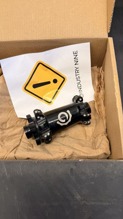 Piasta Industry Nine Hydra 15x110