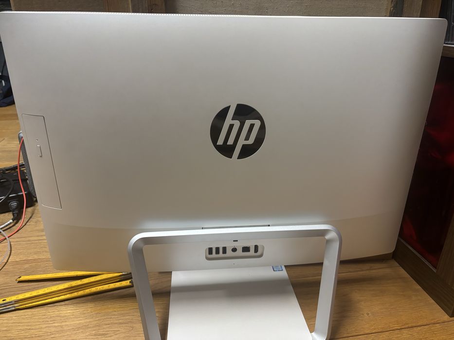komputer hp all-in-one 24” i5 8Gb 1Tb