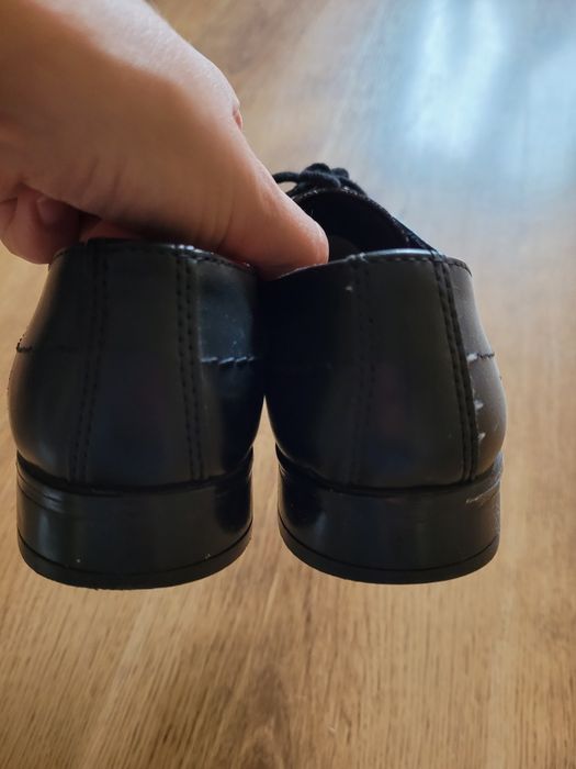 Buty skórzane 33