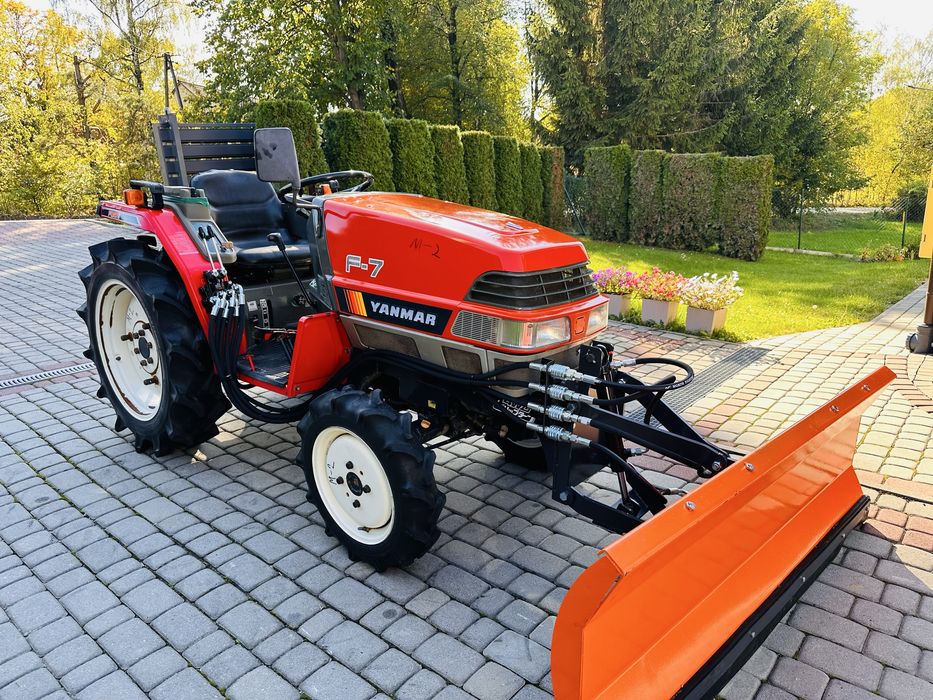 Traktor Yanmar F7 - 17 km 4x4  pług do śniegu hydrauliczny Super stan  jak Iseki  kubota