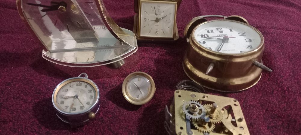 Vendo conjunto relogios, rare, selling rare clocks