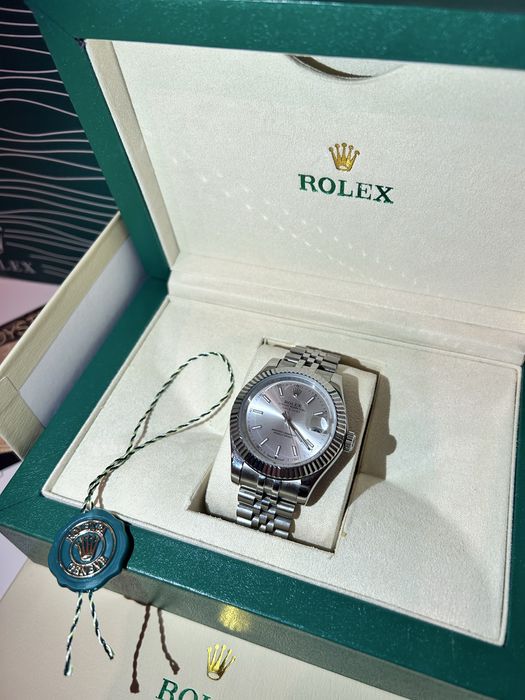 Rolex Datejust 41 – Silver Dial & Jubilee