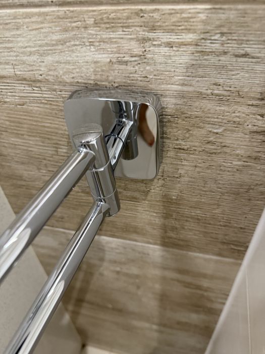 Hansgrohe  Wieszak na ręcznik dwuramienny ruchomy chrom