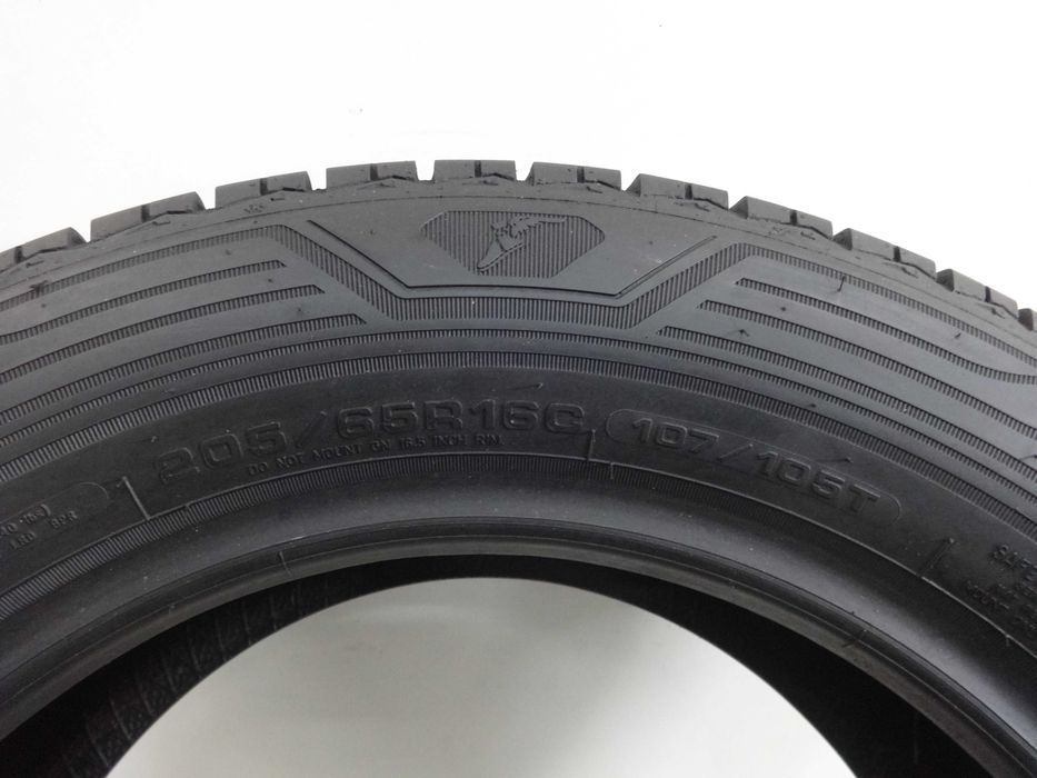 205/65/16C Goodyear Vector 4Seasons Cargo