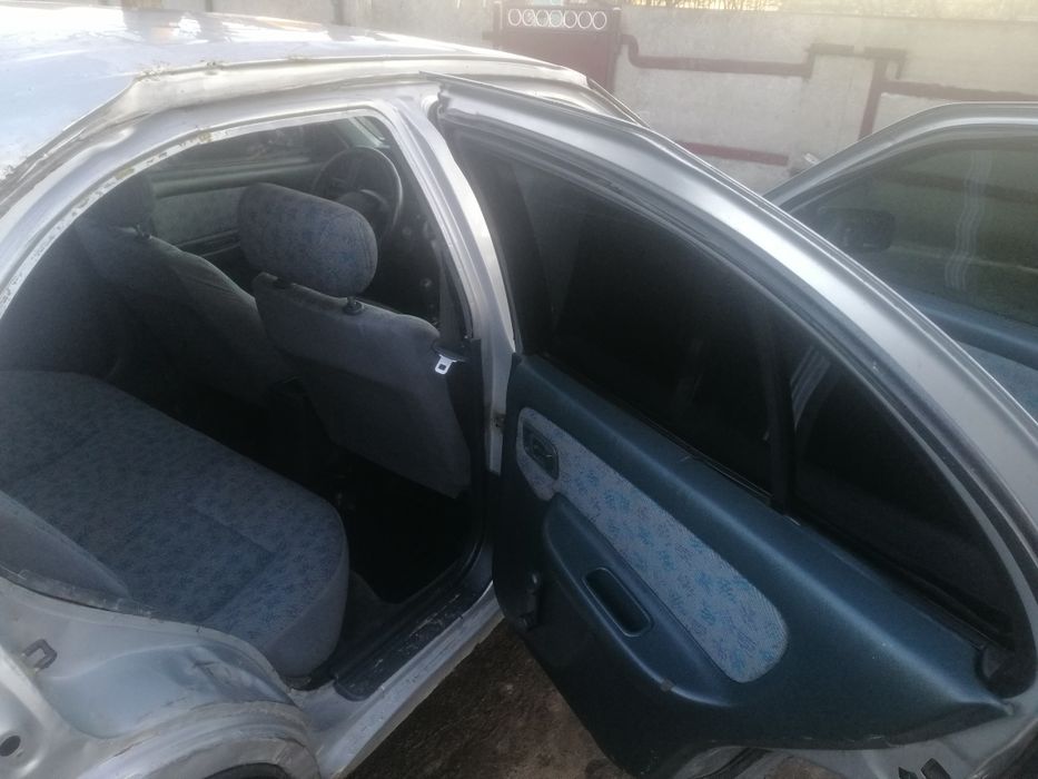 Nissan Almera N15 1996