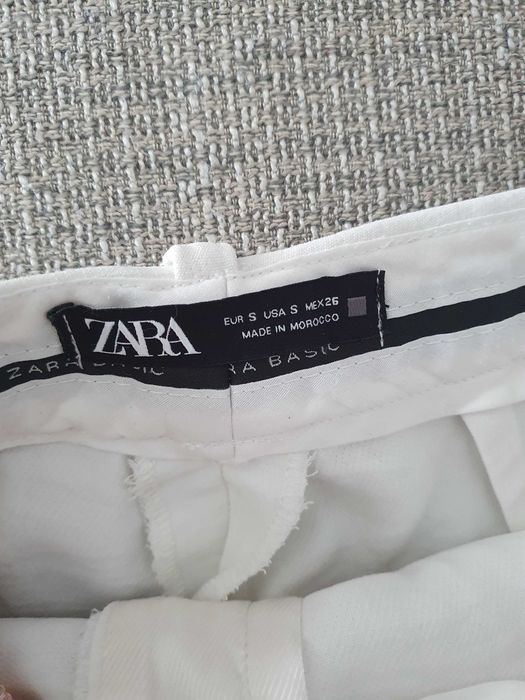 Białe spodnie Zara