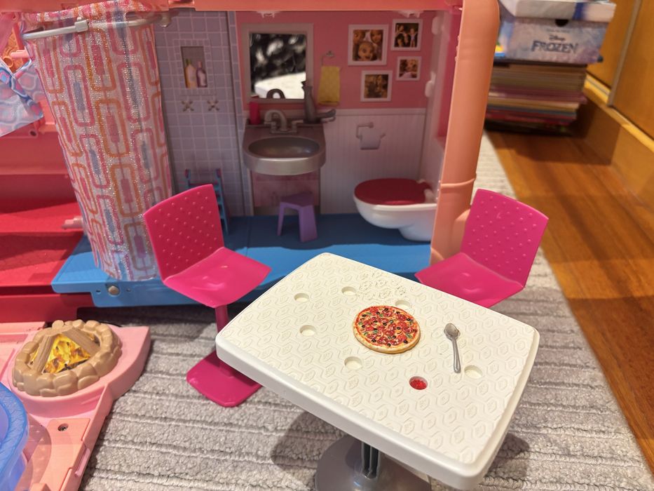 Barbie Autocaravana, com mobiliário original