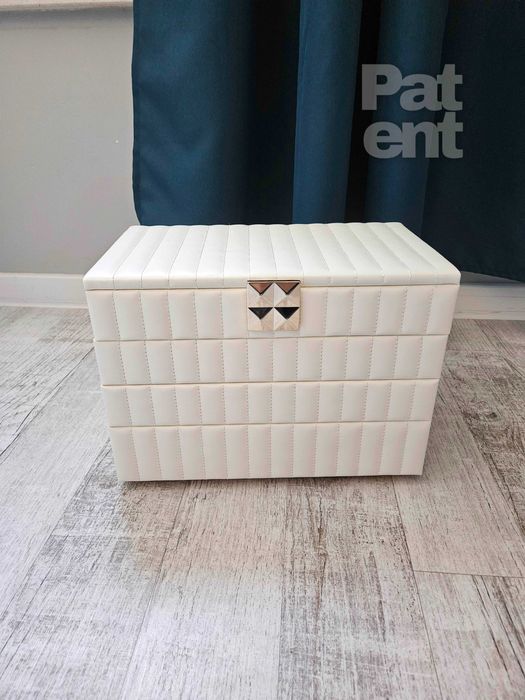 Duża biała pikowana szkatułka na biżuterię 4 poziomy z lusterkiem