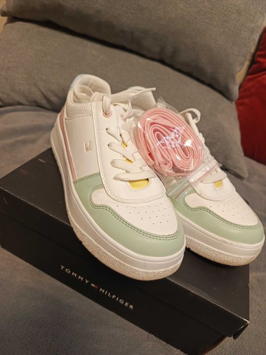 Sneakersy Tommy Hilfiger białe