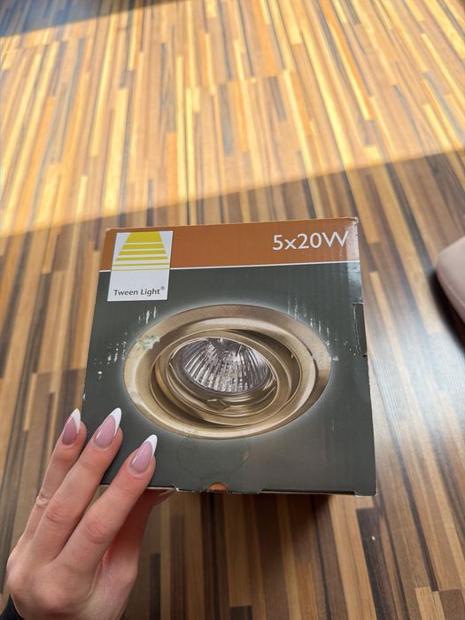 Nowe złote lampy