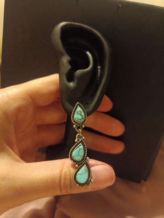 Kolczyki w niebieskim kolorze