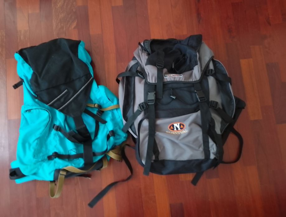 2as mochilas de campismo uma usada e uma nova