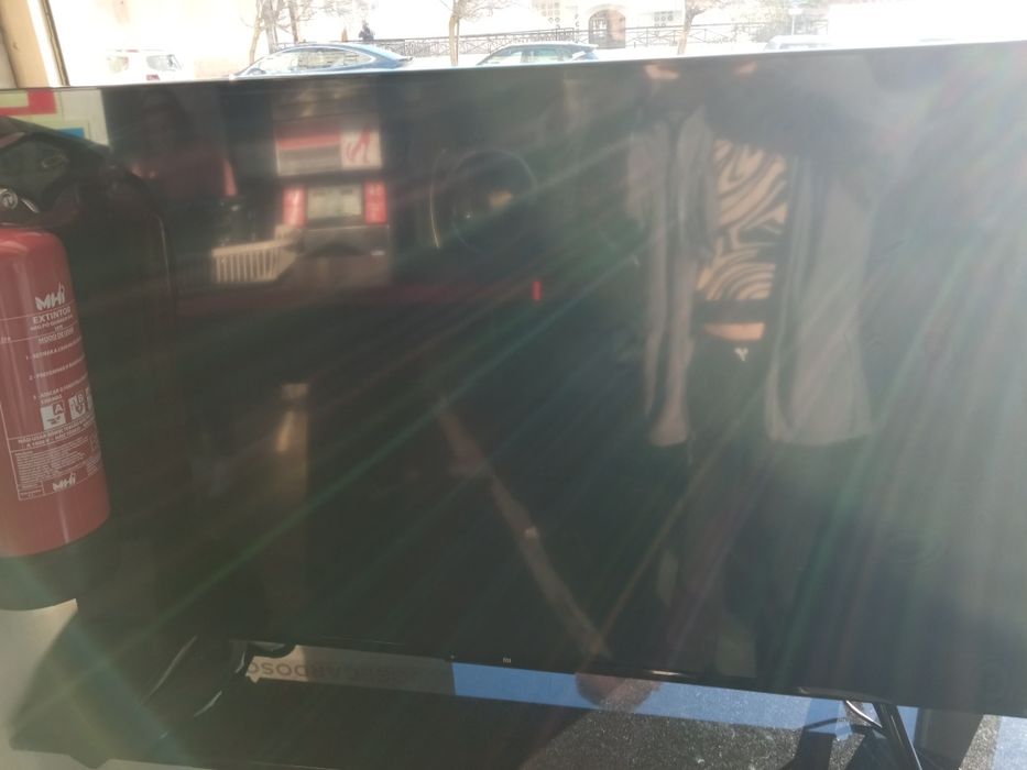 Televisão MI estragada, para peças