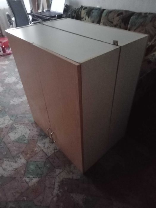 Шкафчики кухонные навесные 2 шт.