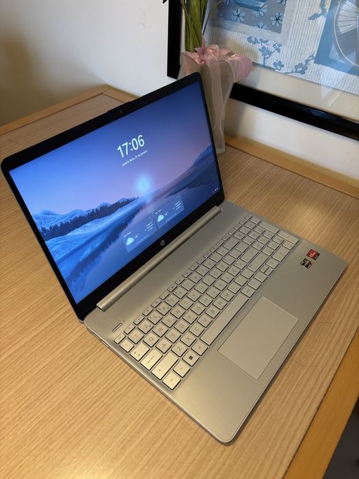 Vendo notebook sem nenhuma marca de uso