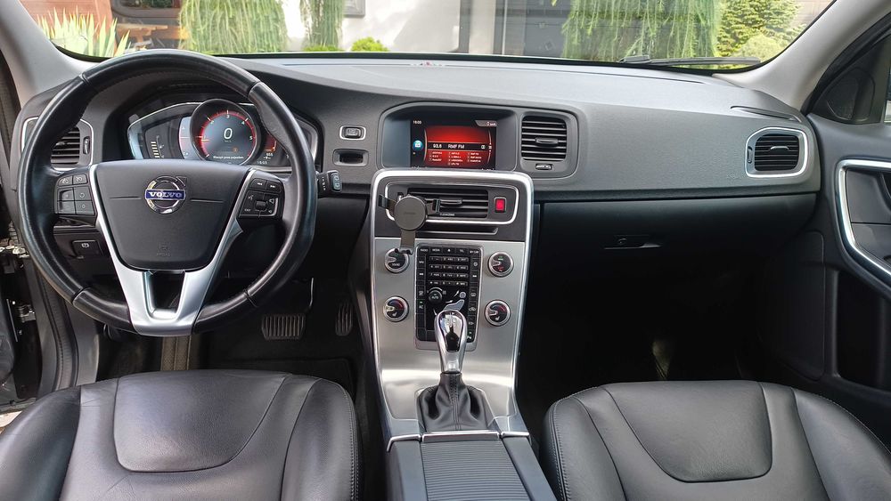 Volvo V60 Cross Country  2.0 D3 150 KM 2017 r. 139 000 km, prywatnie