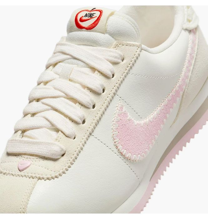 Кросівки жіночі Nike Cortez ValentineS Day Beige HV6012-161
