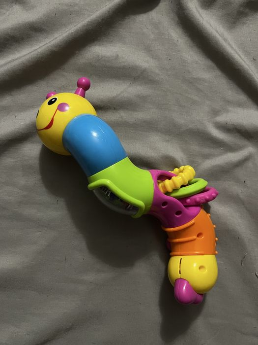 Брязкальце гусінь