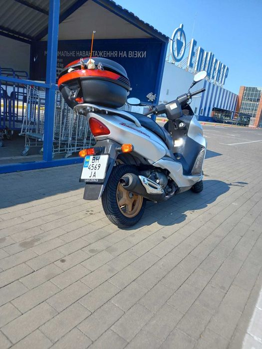Suzuki Avenis 150 cc