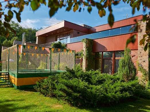 Продам резиденцію(1200м2)з ремонтом на 6 га лісу, Новообухівська траса