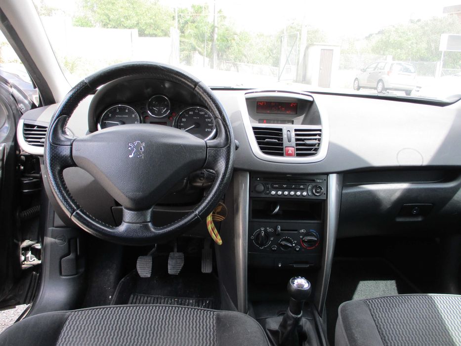 Peugeot 207 1.4 i com garantia + revisao Selo Antigo