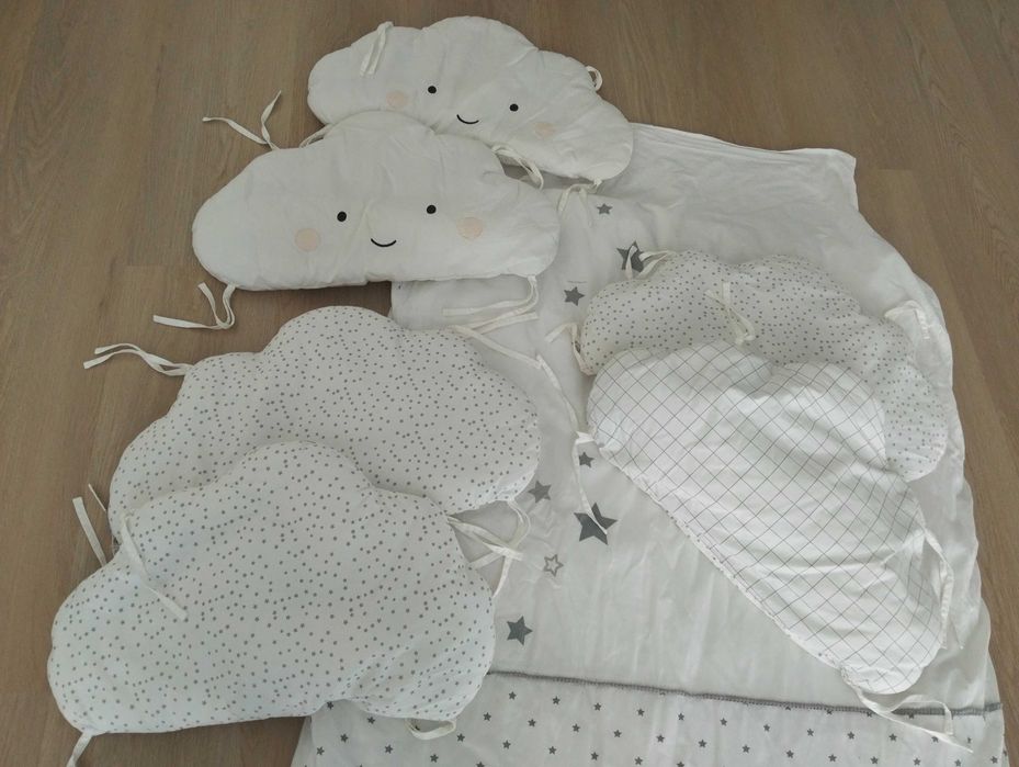 Capa cama bebé e almofadas