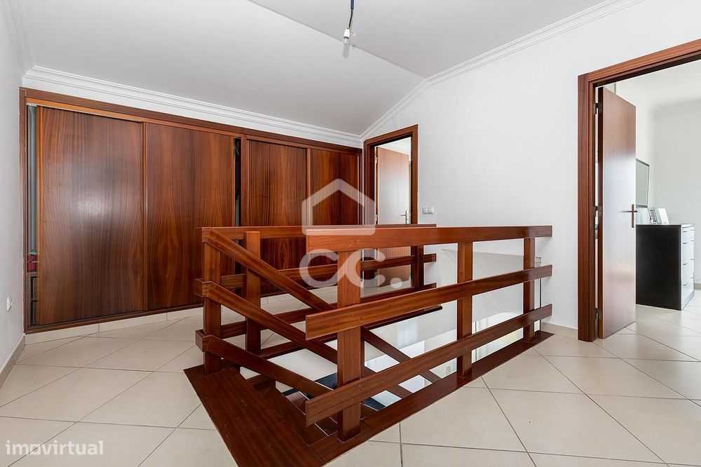Moradia T3 c/ Quintal, Terraço e Garagem no Loteamento Quinta das Sesm
