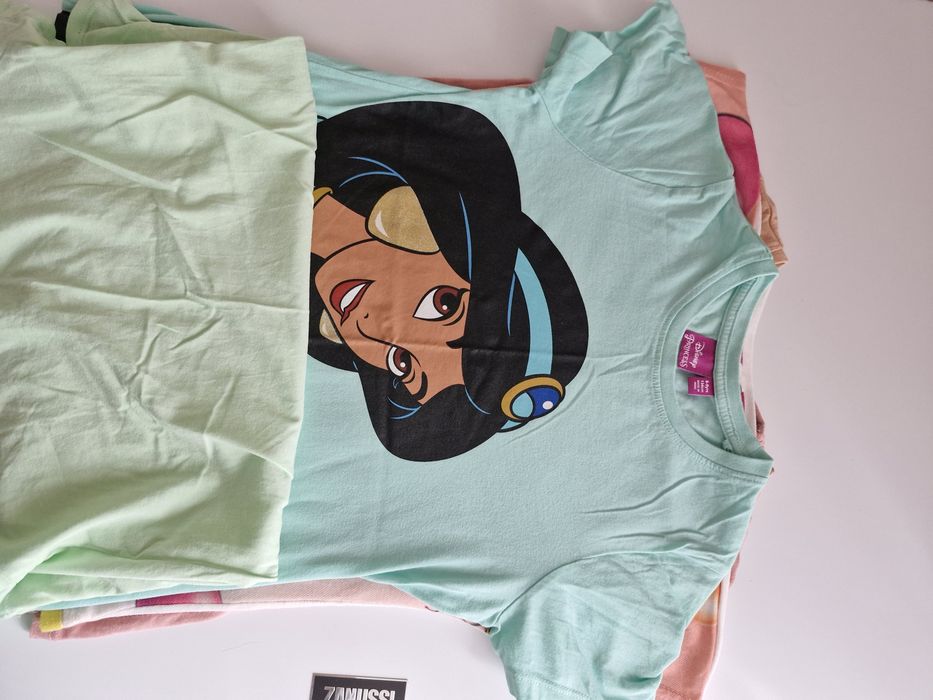 Набір фудболок  для дівчинки.