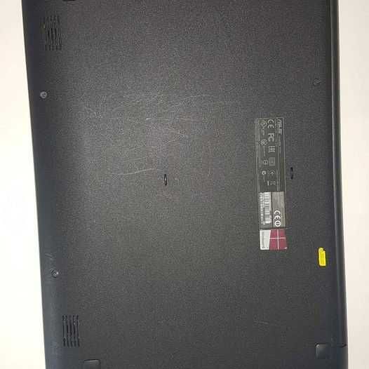 Portátil ASUS X553M + mochila de transporte/protetora