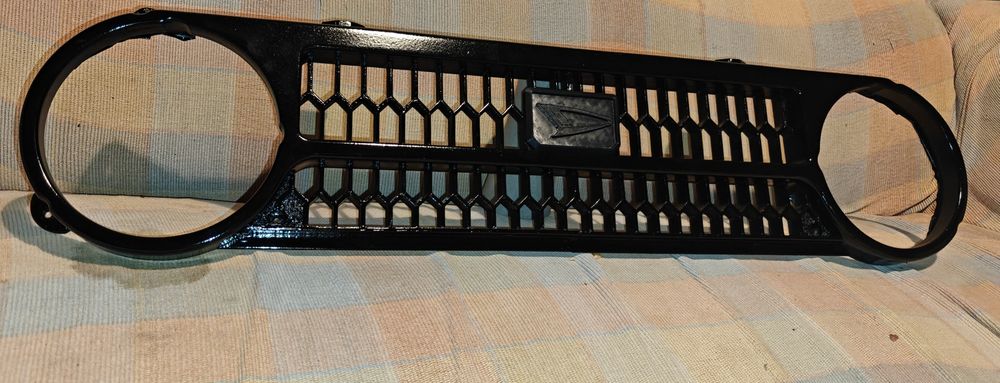 Daihatsu F50 (grelha frontal)