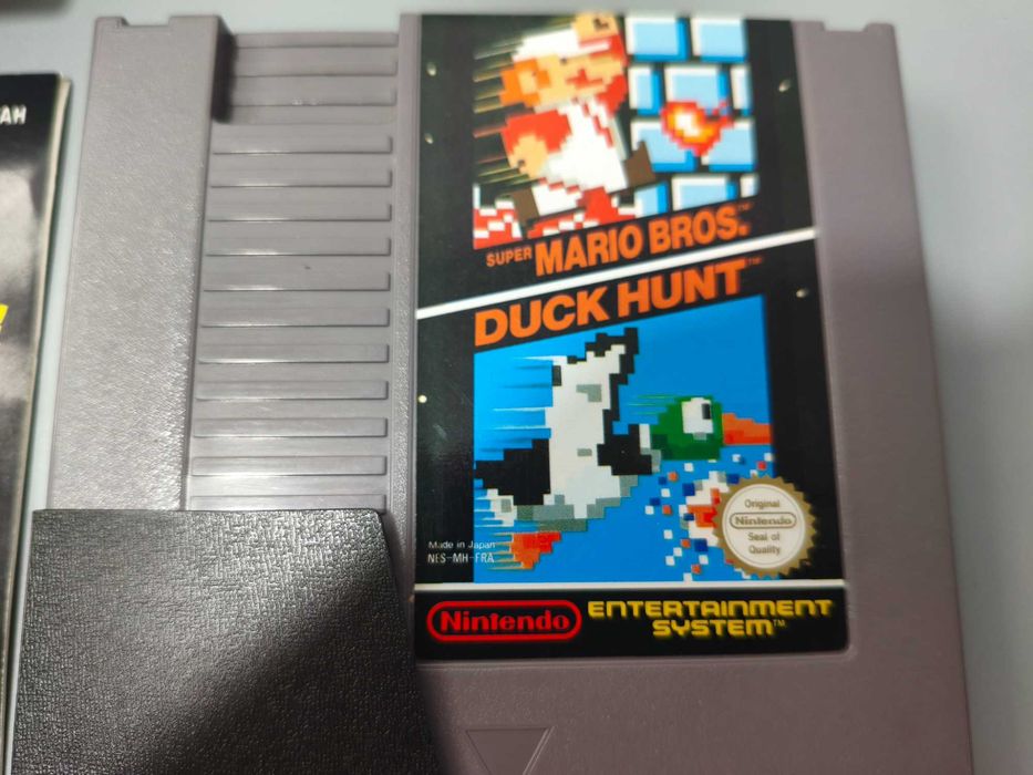 Nintendo (NES) + Zapper & Mario Duckhunt